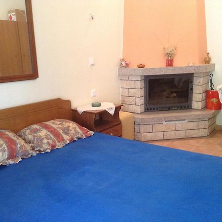 Πανδοχείο Λίμνης Πλαστήρα Hotel Kastanéa Buitenkant foto