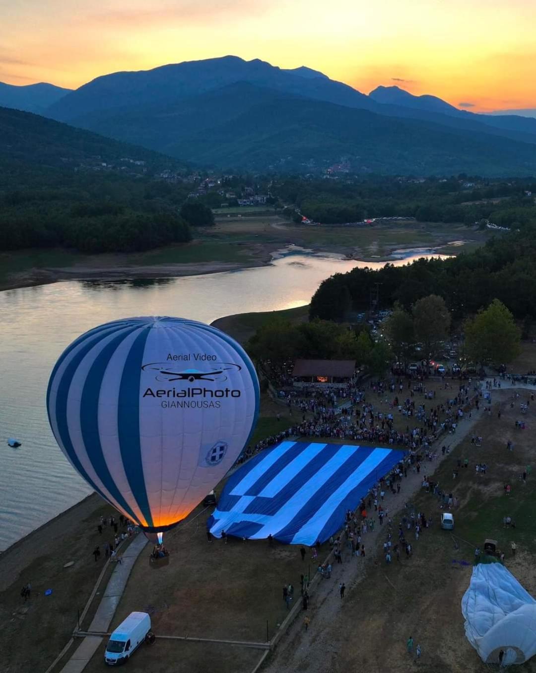 Πανδοχείο Λίμνης Πλαστήρα Hotel Kastanéa Buitenkant foto
