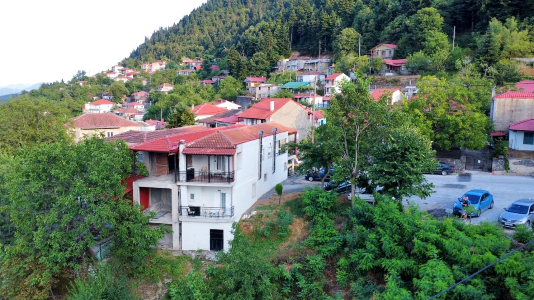 Πανδοχείο Λίμνης Πλαστήρα Hotel Kastanéa Buitenkant foto