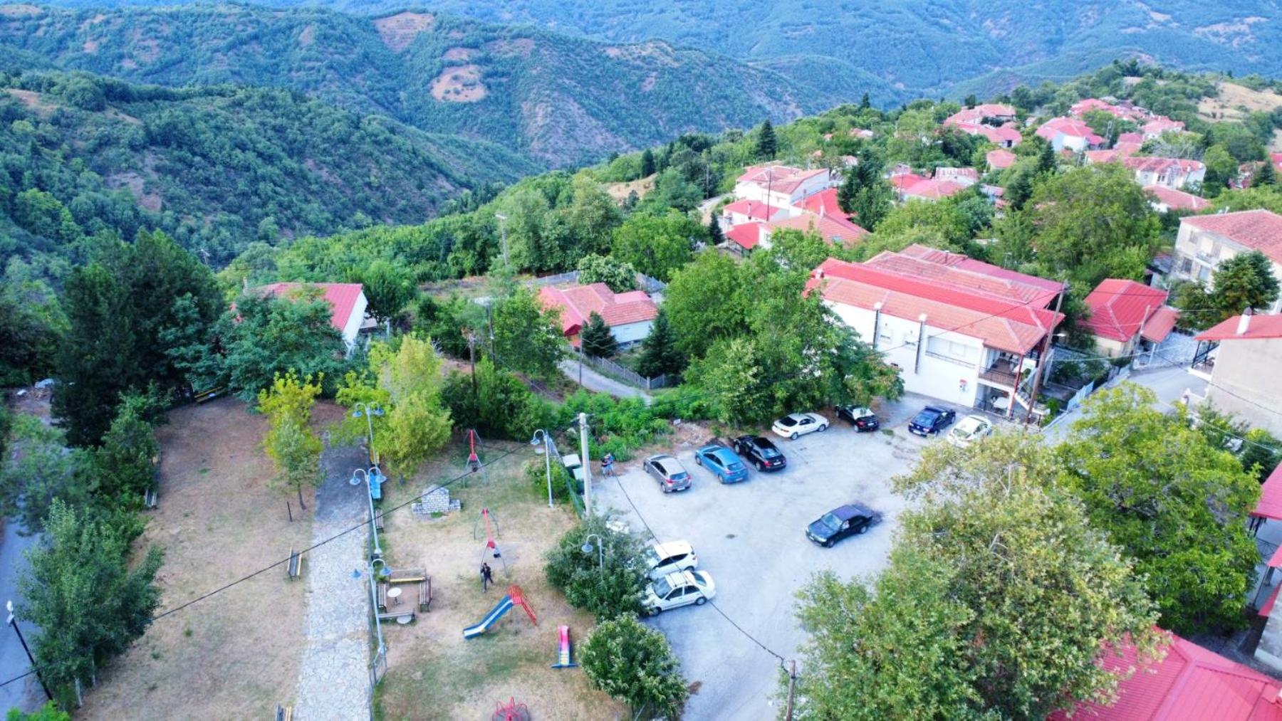 Πανδοχείο Λίμνης Πλαστήρα Hotel Kastanéa Buitenkant foto