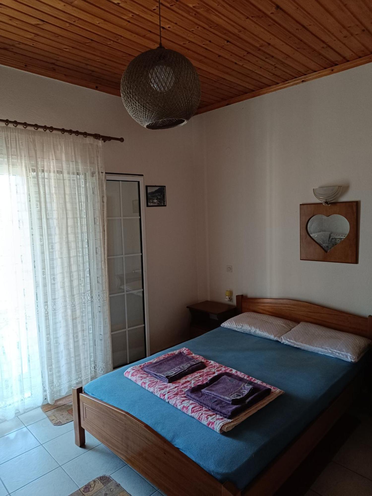 Πανδοχείο Λίμνης Πλαστήρα Hotel Kastanéa Buitenkant foto