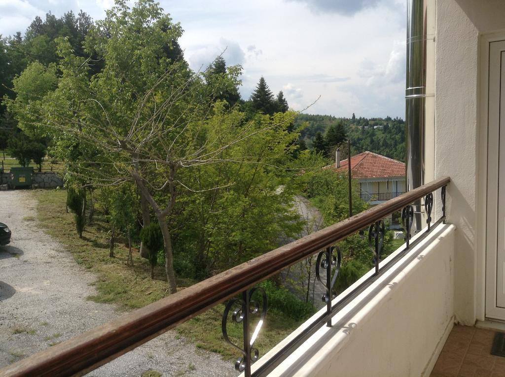 Πανδοχείο Λίμνης Πλαστήρα Hotel Kastanéa Buitenkant foto