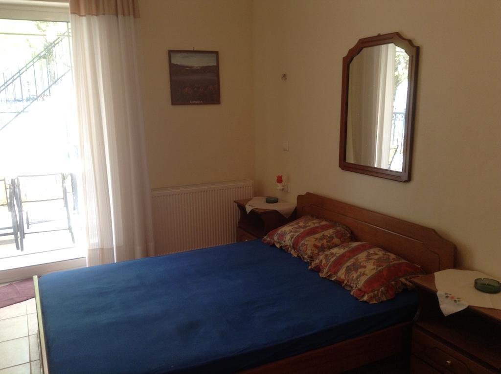 Πανδοχείο Λίμνης Πλαστήρα Hotel Kastanéa Kamer foto
